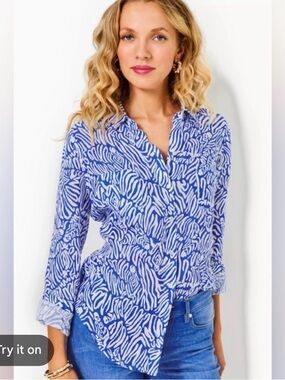 Lilly Pulitzer
SEA VIEW BUTTON DOWN, MARTINIQUE BLUE ZEE BEBE